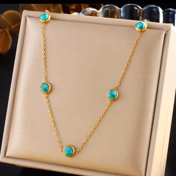 Gold and Turquoise Jewelry Set - Picture 5 of 7